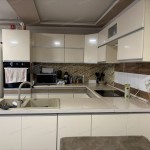 Szolnokon eladó egy 3 szobás amerikai konyhás családi ház!