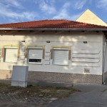 Eladó egy azonnal költözhető családi ház Szolnok egyik legkedveltebb részén, a belváros és a Tisza-part közelében.